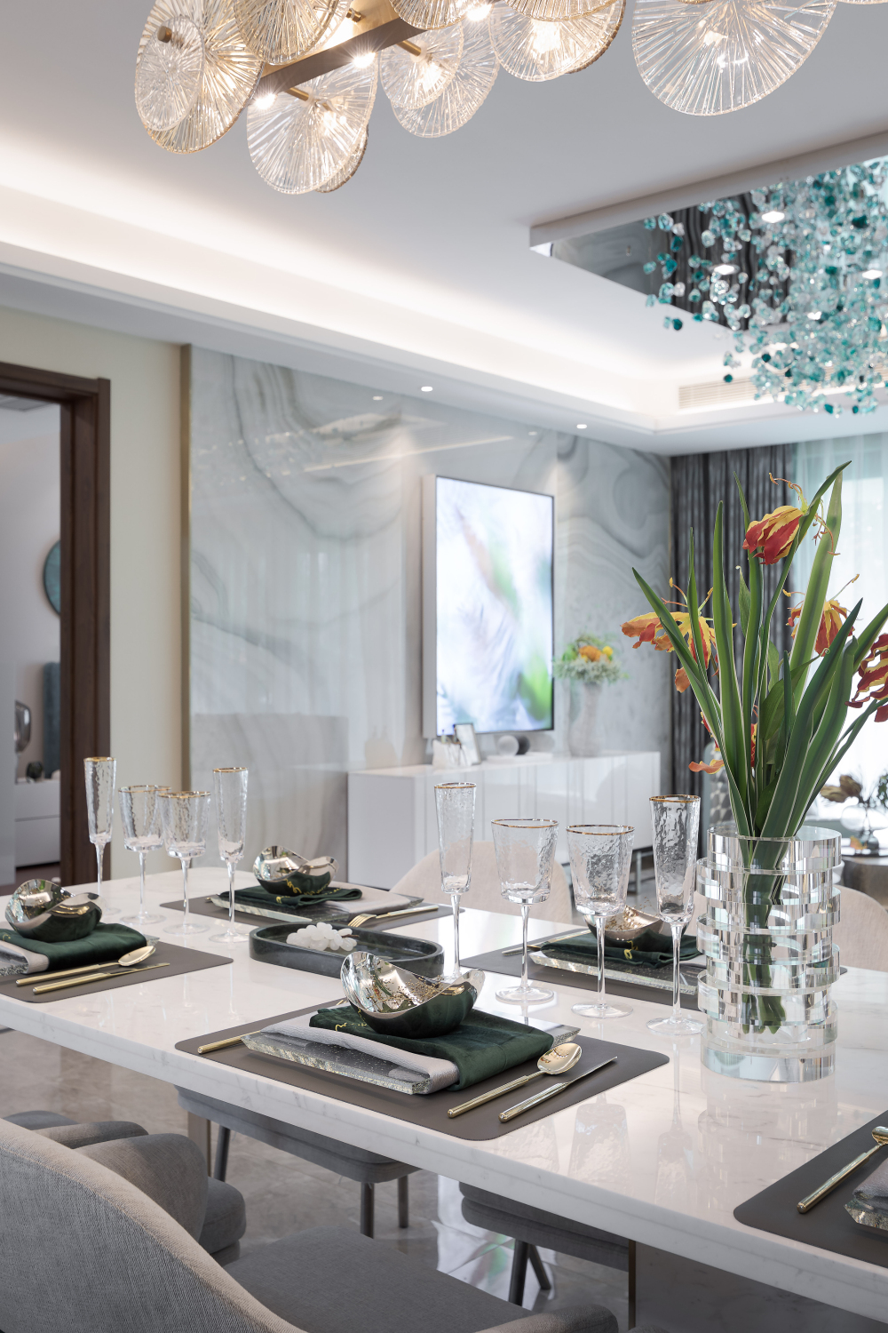 現(xiàn)代輕奢風格室內(nèi)設(shè)計家裝案例-餐廳 現(xiàn)代輕奢風格室內(nèi)設(shè)計家裝案例-餐廳