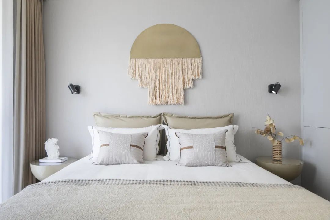 現(xiàn)代簡約風(fēng)格室內(nèi)設(shè)計家裝案例-次臥 現(xiàn)代簡約風(fēng)格室內(nèi)設(shè)計家裝案例-次臥