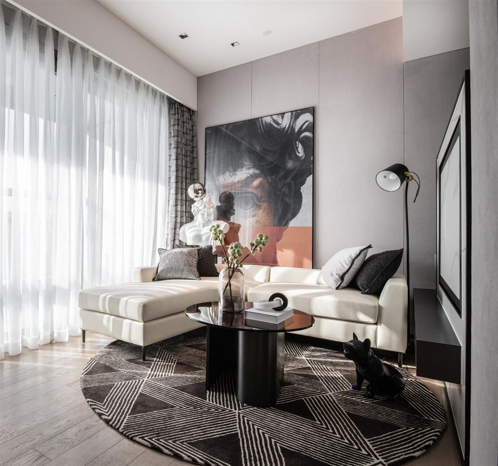 清遠(yuǎn)市德信酈景輕奢風(fēng)格三居室裝修案例