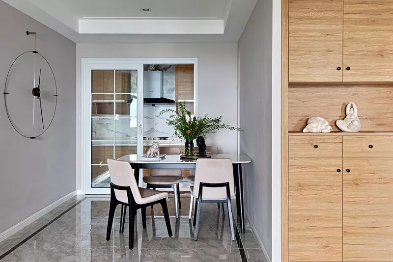 成熟優(yōu)雅的現代簡約風格室內裝修設計效果圖-餐廳