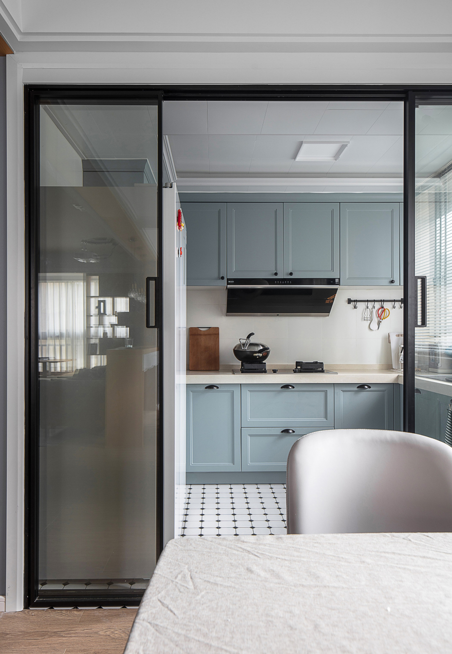 現(xiàn)代北歐風(fēng)格室內(nèi)家裝案例效果圖-廚房 現(xiàn)代北歐風(fēng)格室內(nèi)家裝案例效果圖-廚房