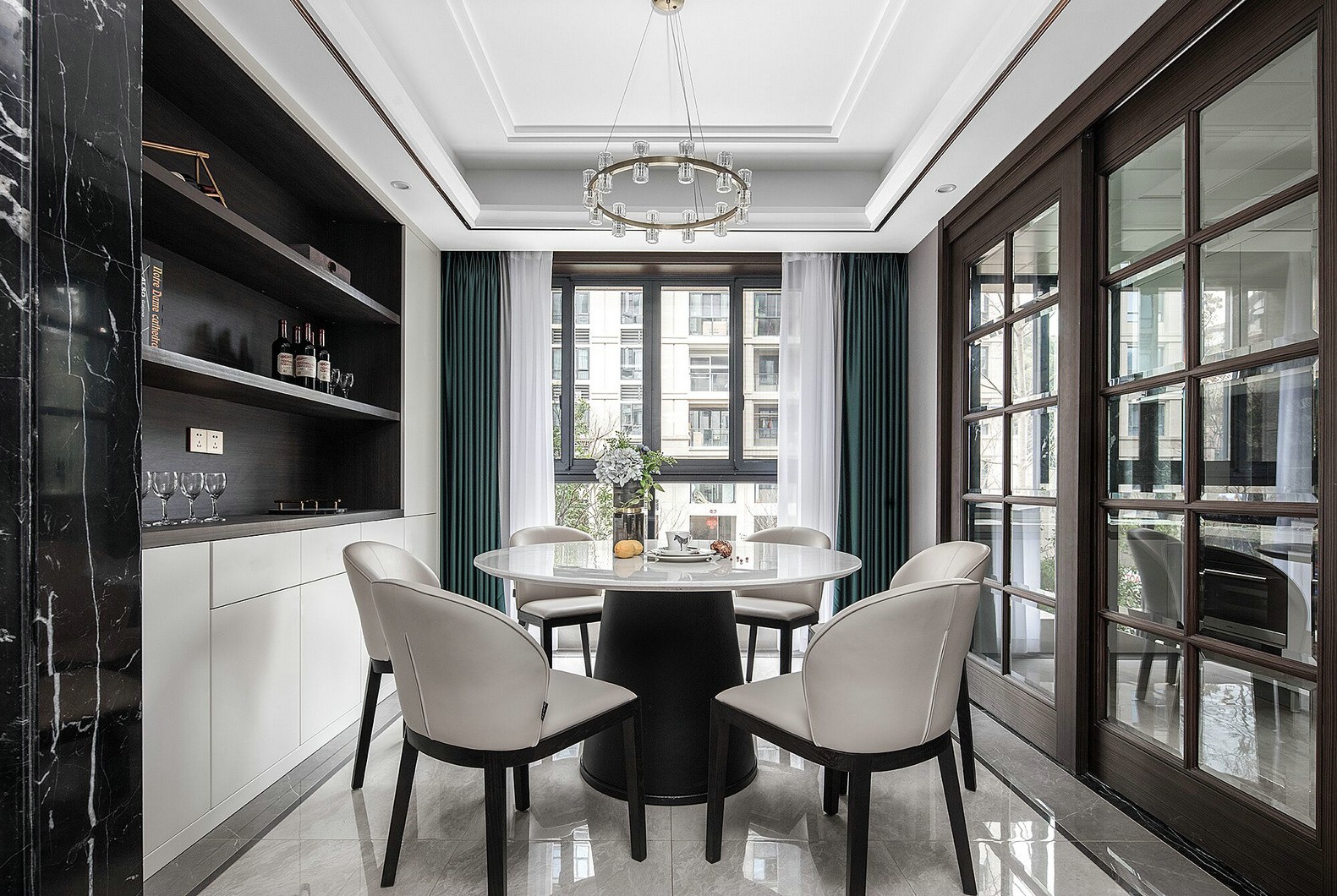 現(xiàn)代歐式風格家裝設計室內裝修效果圖-餐廳 現(xiàn)代歐式風格家裝設計室內裝修效果圖-餐廳
