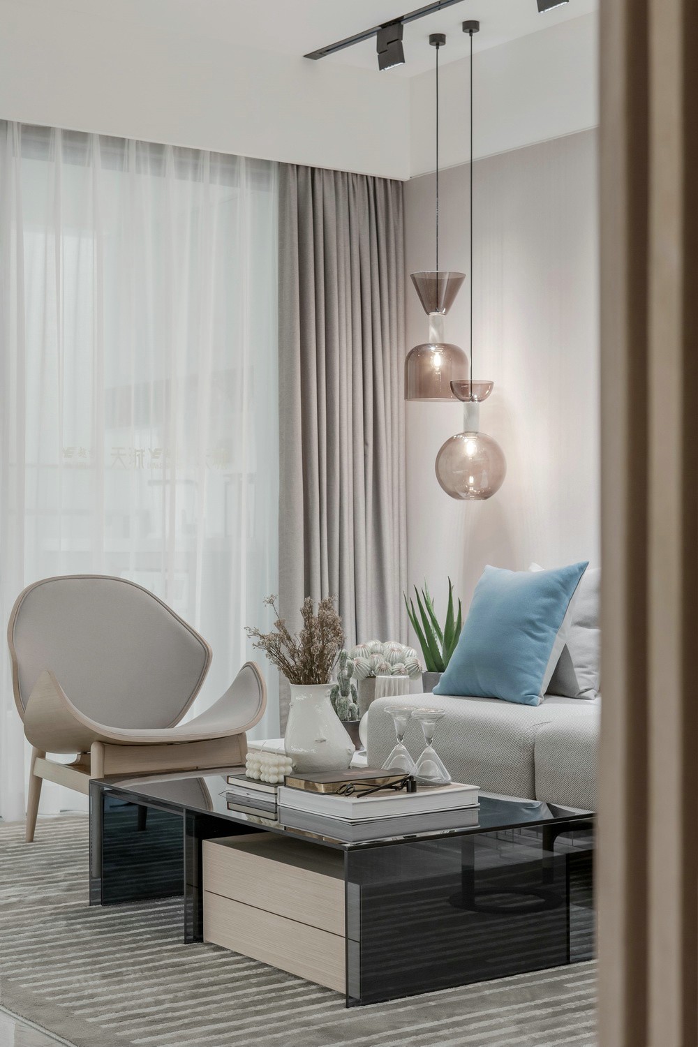 現(xiàn)代簡(jiǎn)約風(fēng)格室內(nèi)家裝案例效果圖-客廳茶幾 現(xiàn)代簡(jiǎn)約風(fēng)格室內(nèi)家裝案例效果圖-客廳茶幾