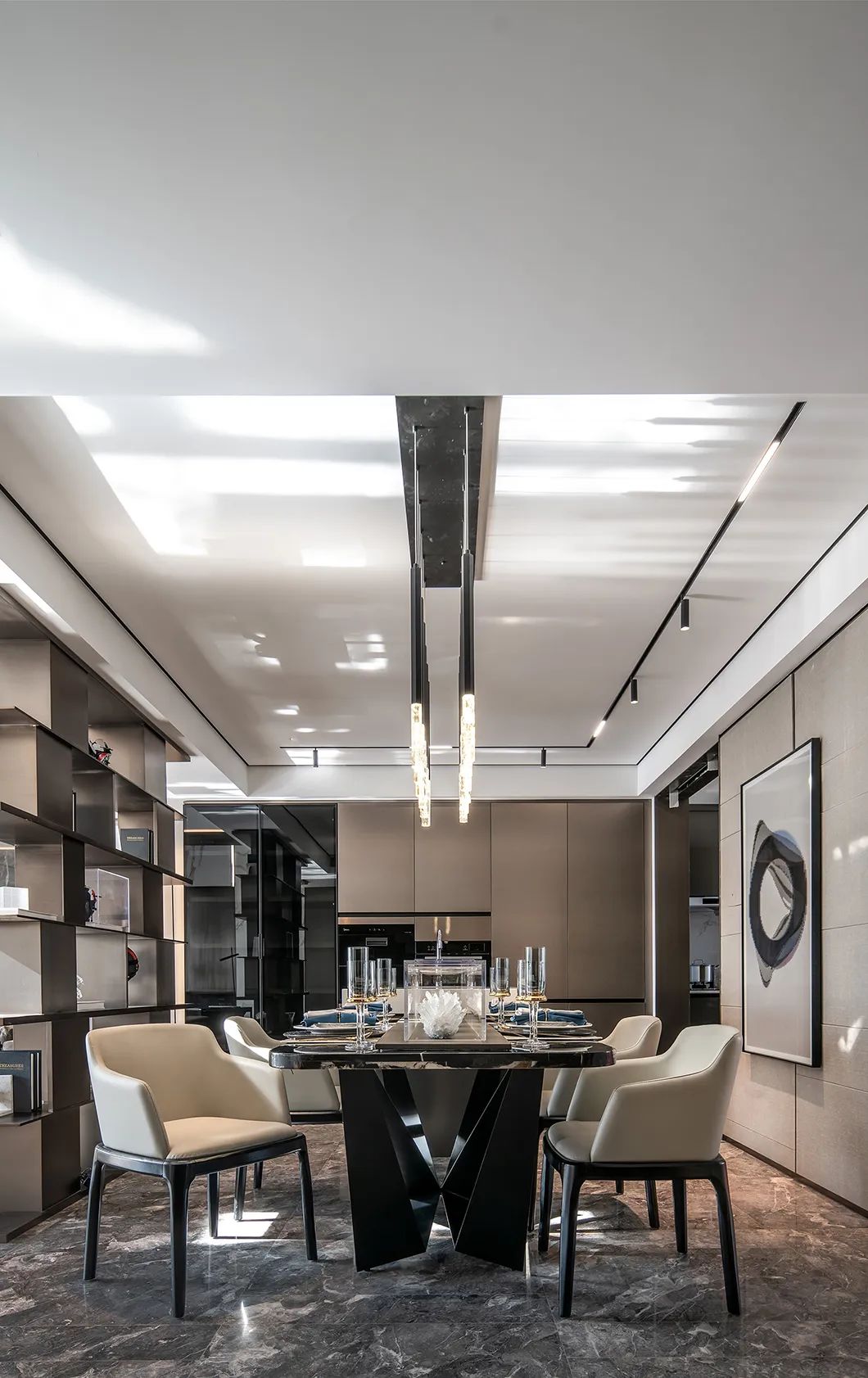 現(xiàn)代輕奢風(fēng)格別墅室內(nèi)設(shè)計(jì)家裝案例-餐廳 現(xiàn)代輕奢風(fēng)格別墅室內(nèi)設(shè)計(jì)家裝案例-餐廳