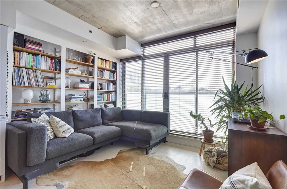 惠州市花樣年別樣城現(xiàn)代簡約風(fēng)格三居室裝修案例