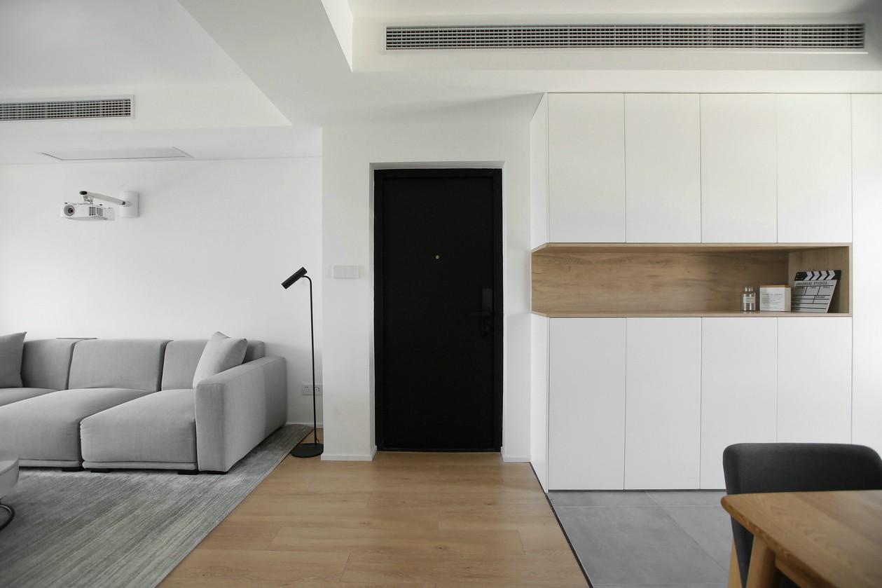 現(xiàn)代簡(jiǎn)約原木風(fēng)格室內(nèi)家裝案例效果圖-玄關(guān) 現(xiàn)代簡(jiǎn)約原木風(fēng)格室內(nèi)家裝案例效果圖-玄關(guān)