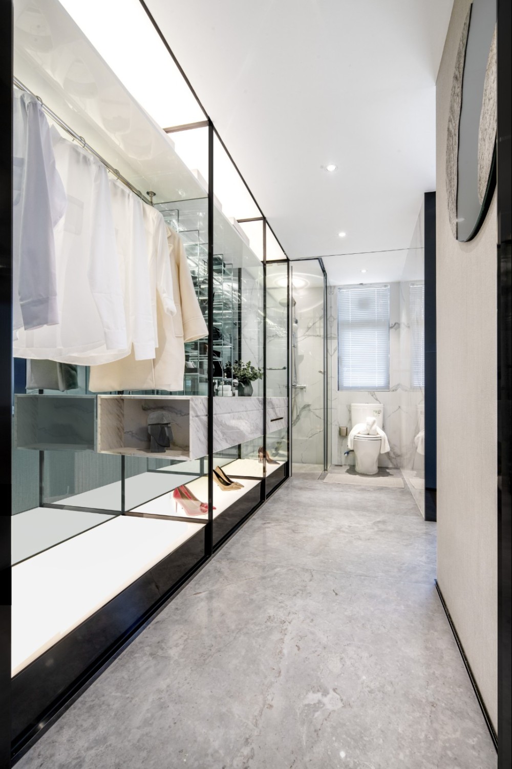 現(xiàn)代簡(jiǎn)約風(fēng)格室內(nèi)設(shè)計(jì)家裝案例-衣帽間 現(xiàn)代簡(jiǎn)約風(fēng)格室內(nèi)設(shè)計(jì)家裝案例-衣帽間