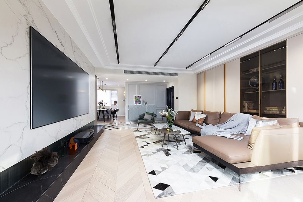 青島市魯信長春花園商住樓輕奢風(fēng)格三居室裝修案例