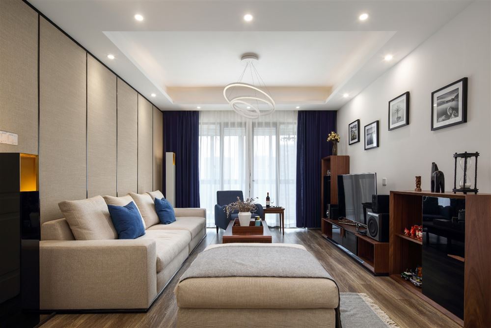 廣州市峰湖御境新中式風(fēng)格三居室裝修案例