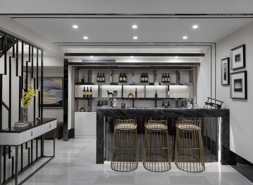 現(xiàn)代輕奢風(fēng)格室內(nèi)設(shè)計(jì)家裝案例-吧臺(tái) 現(xiàn)代輕奢風(fēng)格室內(nèi)設(shè)計(jì)家裝案例-吧臺(tái)