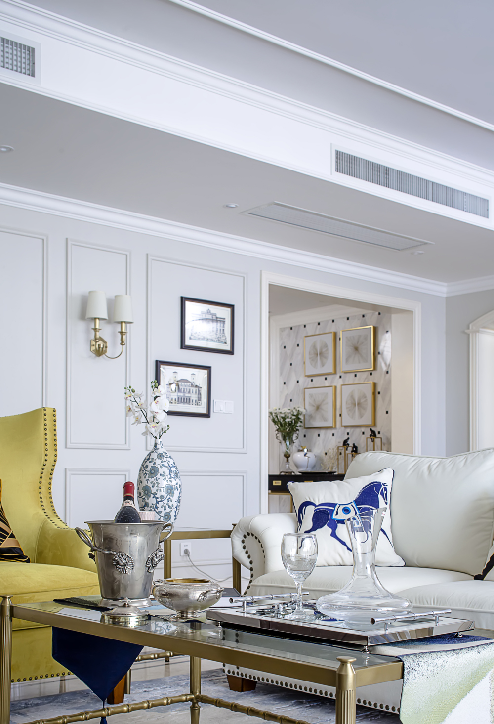 歐式輕奢風格家裝設計室內(nèi)裝修效果圖-客廳茶幾 歐式輕奢風格家裝設計室內(nèi)裝修效果圖-客廳茶幾