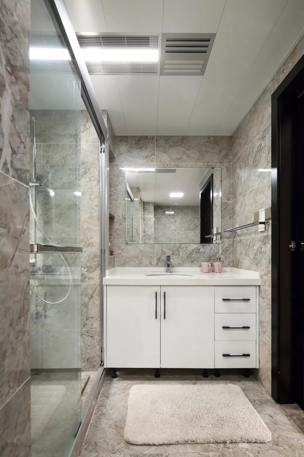 現代簡約風格家裝設計室內裝修效果圖-衛(wèi)生間 現代簡約風格家裝設計室內裝修效果圖-衛(wèi)生間