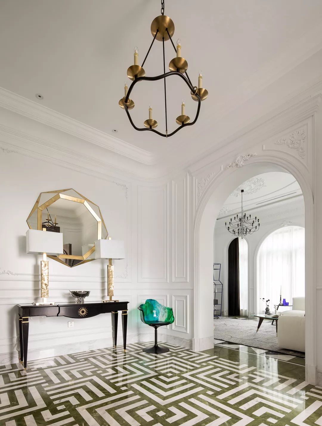 法式風(fēng)格家裝設(shè)計室內(nèi)裝修效果圖-玄關(guān) 法式風(fēng)格家裝設(shè)計室內(nèi)裝修效果圖-玄關(guān)