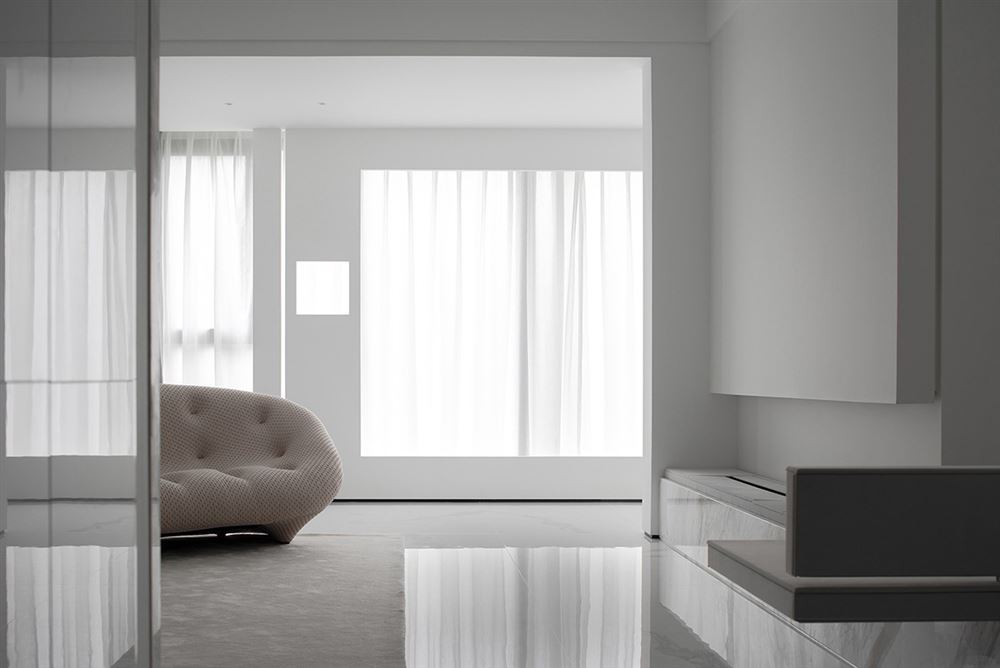 廣州市凱旋新世界現(xiàn)代簡約風(fēng)格三居室裝修案例