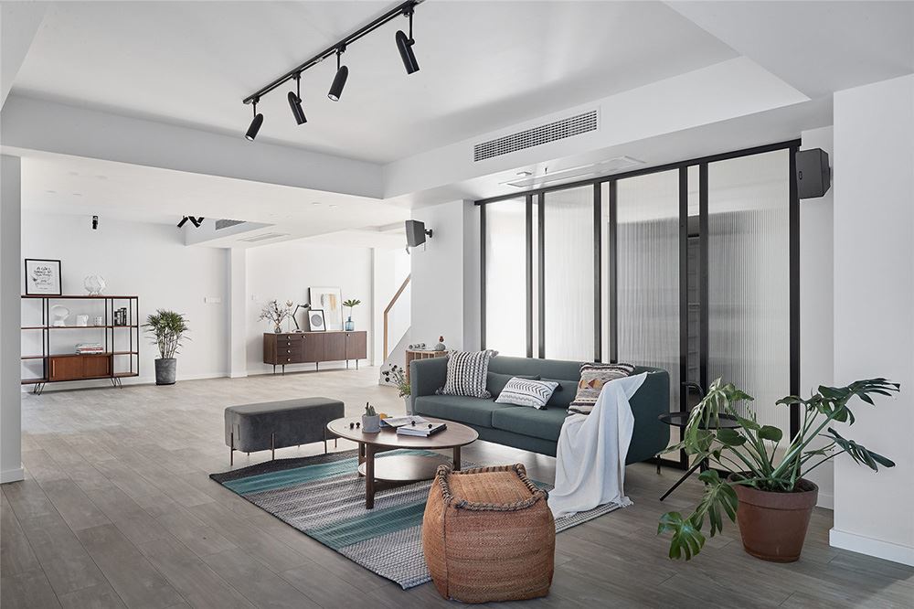 南寧市榮和大地北歐風(fēng)格別墅裝修案例