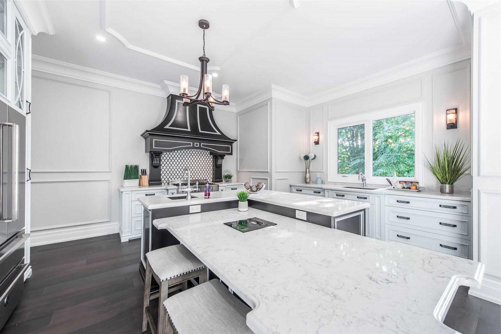 歐式簡約風格家裝設(shè)計別墅裝修效果圖-廚房島臺 歐式簡約風格家裝設(shè)計別墅裝修效果圖-廚房島臺