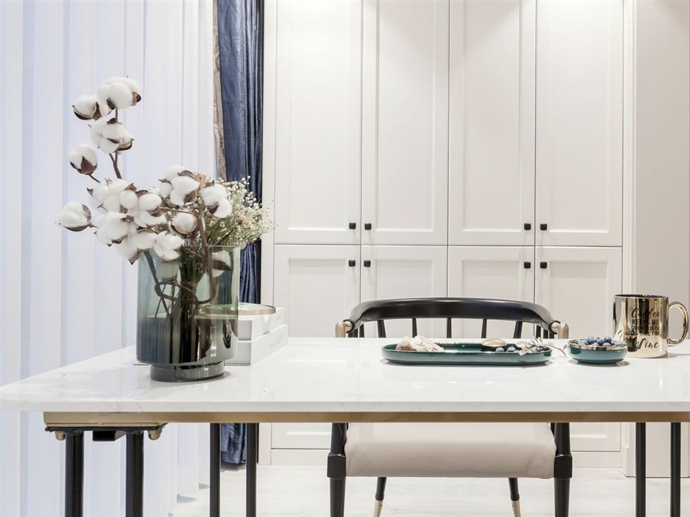 江門市珠江國際新城輕奢風(fēng)格三居室裝修案例