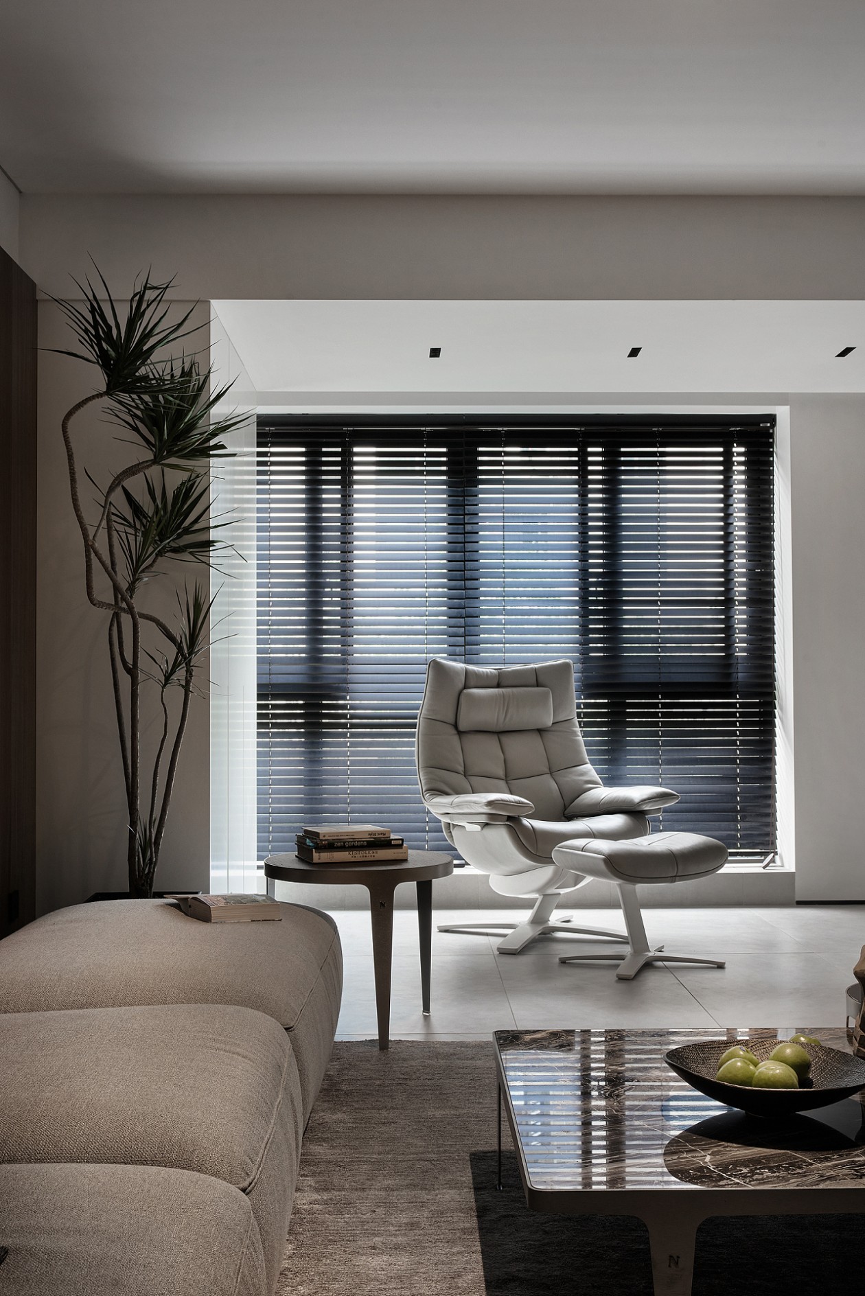 現(xiàn)代簡約風格室內家裝案例效果圖-客廳茶幾 現(xiàn)代簡約風格室內家裝案例效果圖-客廳茶幾