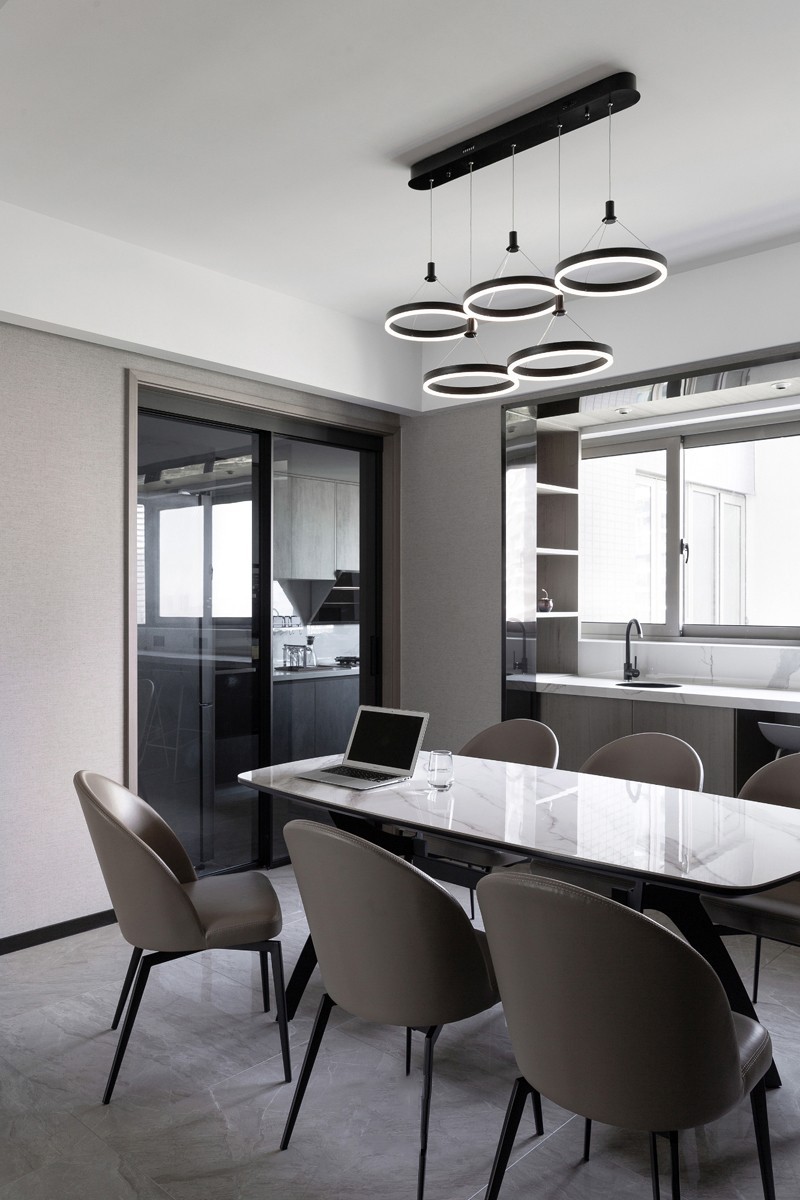 現(xiàn)代風格家裝設計室內裝修效果圖-餐廳