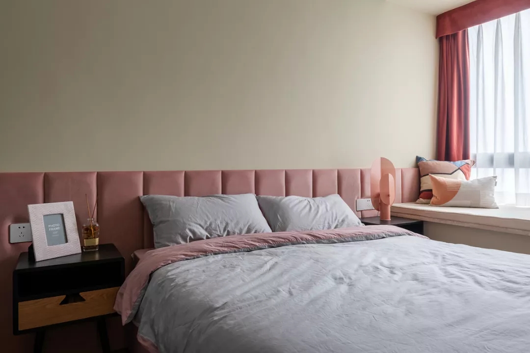 現(xiàn)代混搭風(fēng)格家裝設(shè)計(jì)室內(nèi)裝修效果圖-臥室 現(xiàn)代混搭風(fēng)格家裝設(shè)計(jì)室內(nèi)裝修效果圖-臥室