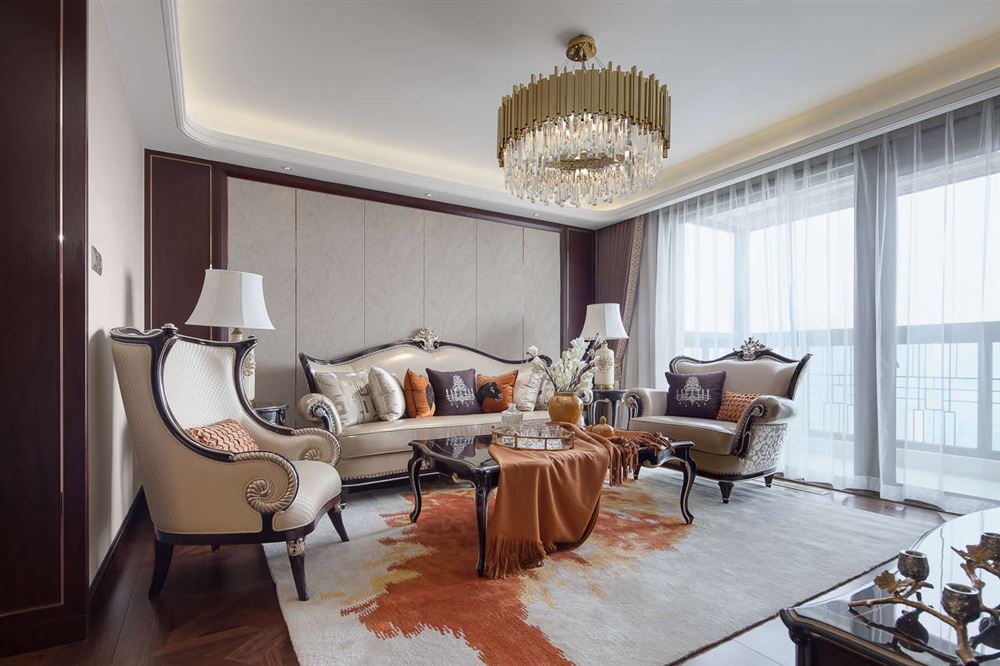 廣州市富力東堤灣歐式風(fēng)格四居室裝修案例