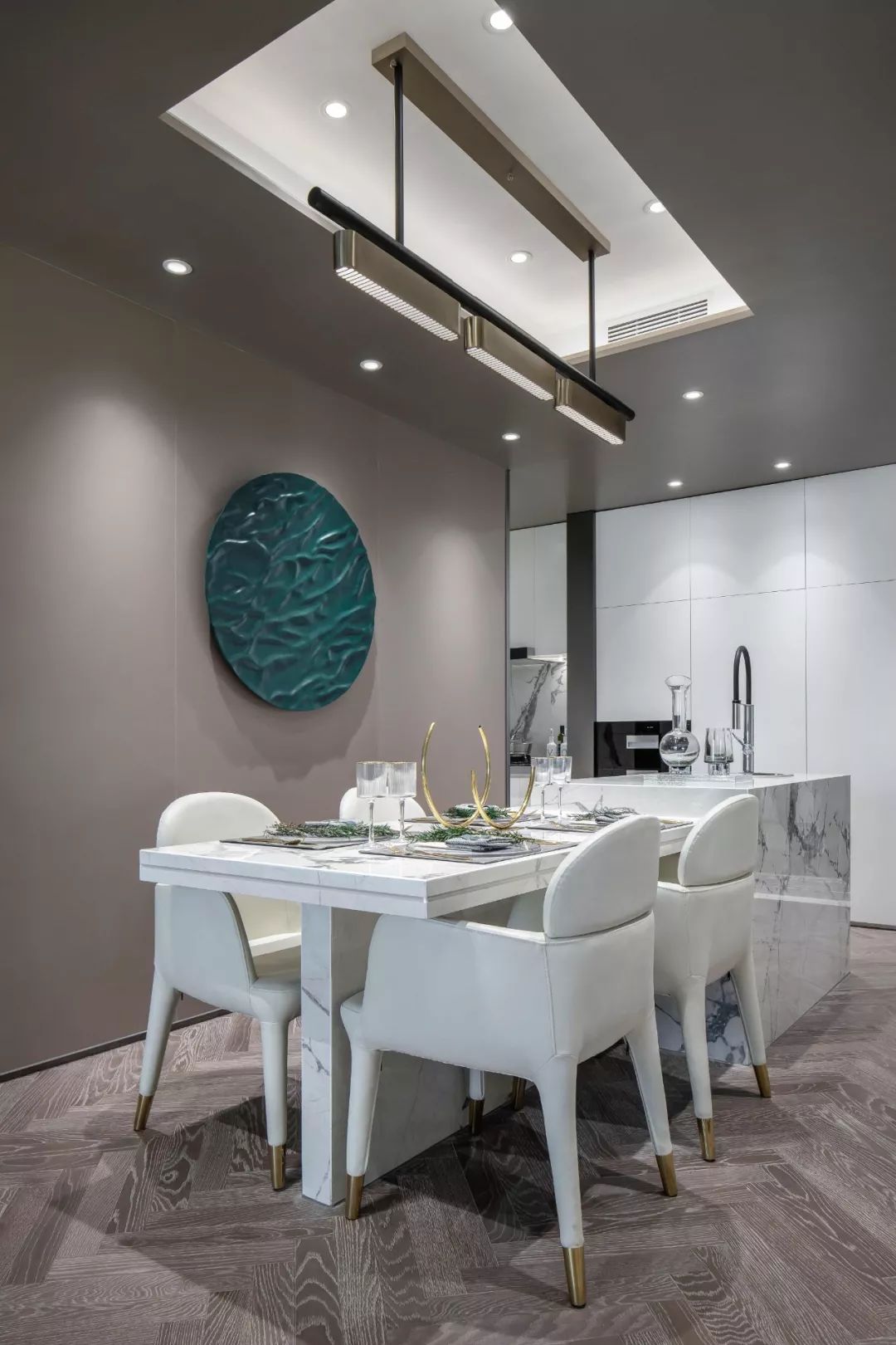 現(xiàn)代輕奢風(fēng)格室內(nèi)設(shè)計(jì)家裝案例-餐廳 現(xiàn)代輕奢風(fēng)格室內(nèi)設(shè)計(jì)家裝案例-餐廳