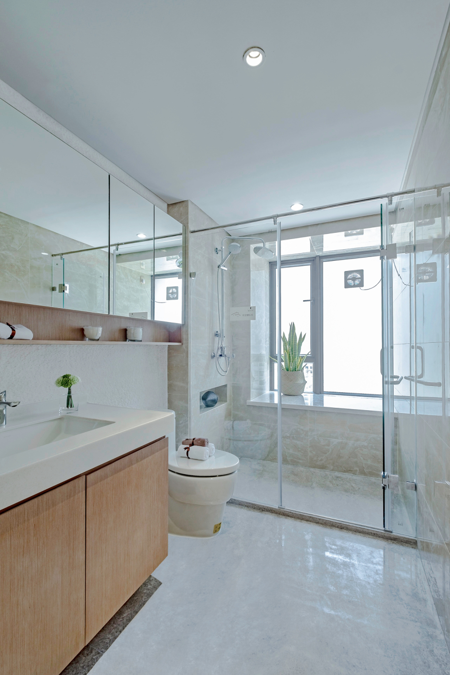 輕奢簡(jiǎn)約風(fēng)格室內(nèi)家裝案例效果圖-衛(wèi)生間 輕奢簡(jiǎn)約風(fēng)格室內(nèi)家裝案例效果圖-衛(wèi)生間