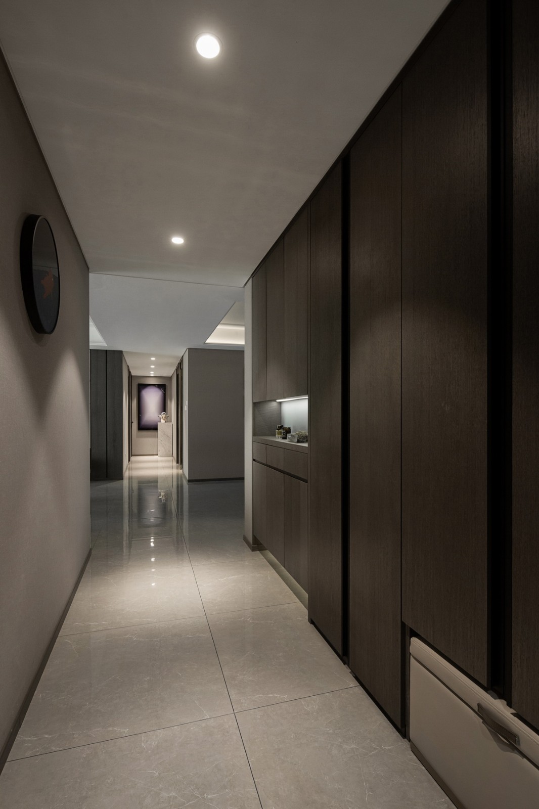 現(xiàn)代輕奢風(fēng)格室內(nèi)設(shè)計家裝案例-玄關(guān) 現(xiàn)代輕奢風(fēng)格室內(nèi)設(shè)計家裝案例-玄關(guān)