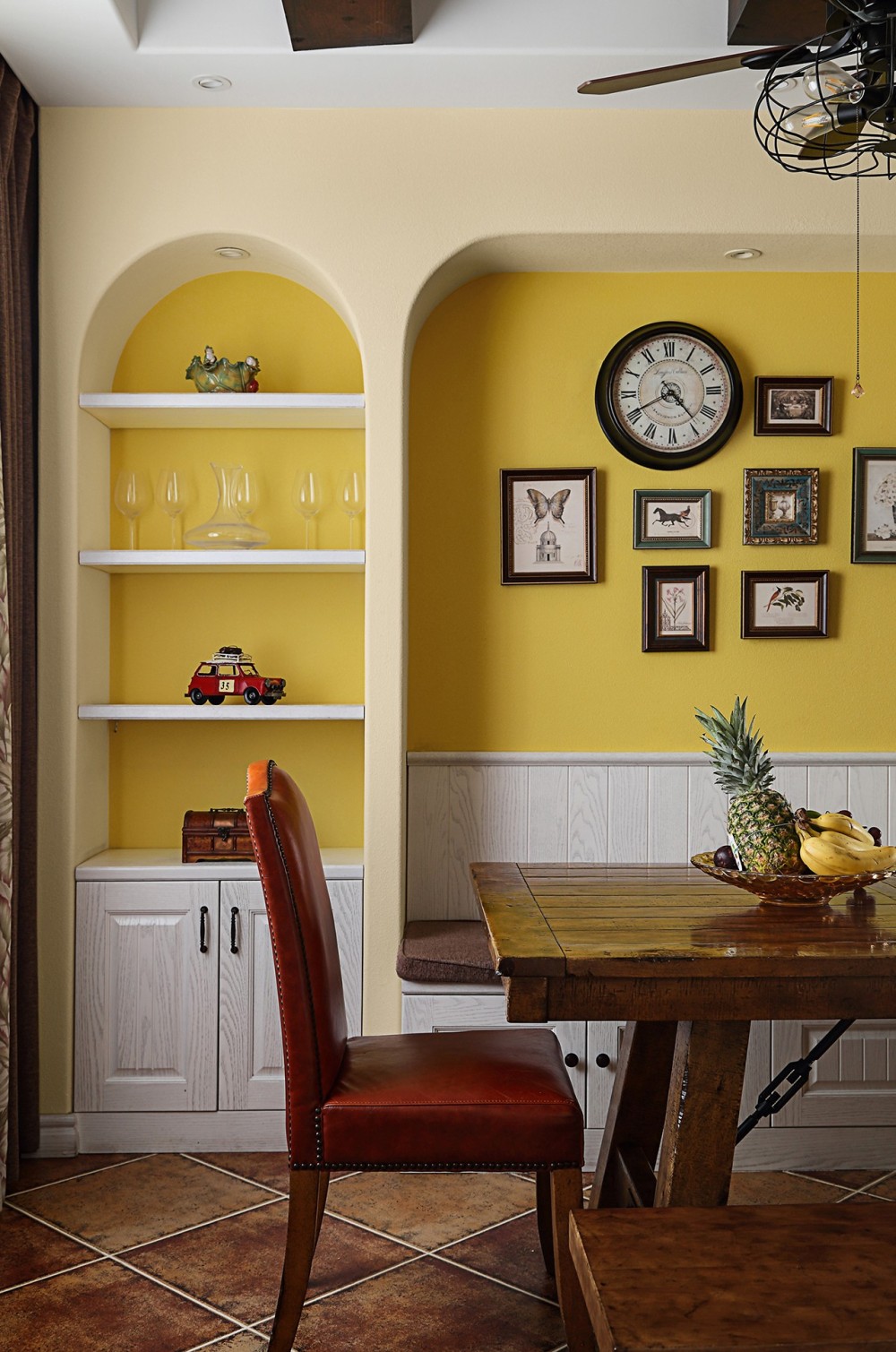 美式田園風格室內家裝案例效果圖-餐邊柜 美式田園風格室內家裝案例效果圖-餐邊柜