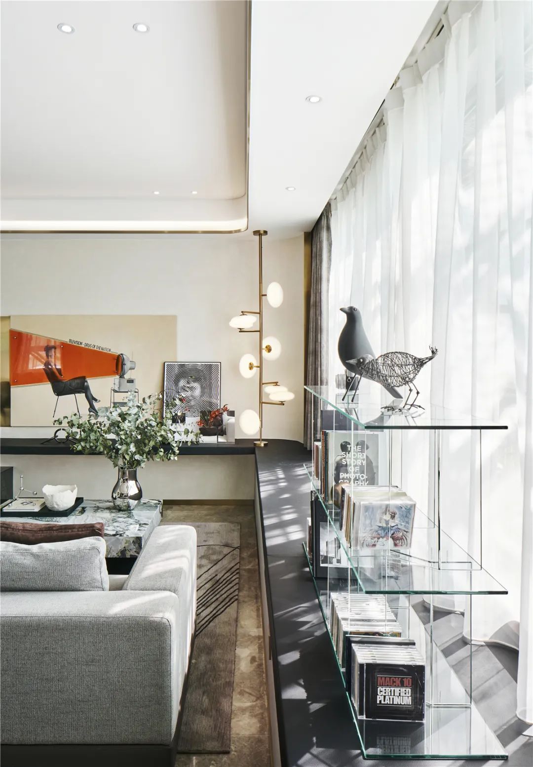 現(xiàn)代輕奢風(fēng)格家裝設(shè)計(jì)室內(nèi)裝修效果圖-客廳陽(yáng)臺(tái) 現(xiàn)代輕奢風(fēng)格家裝設(shè)計(jì)室內(nèi)裝修效果圖-客廳陽(yáng)臺(tái)