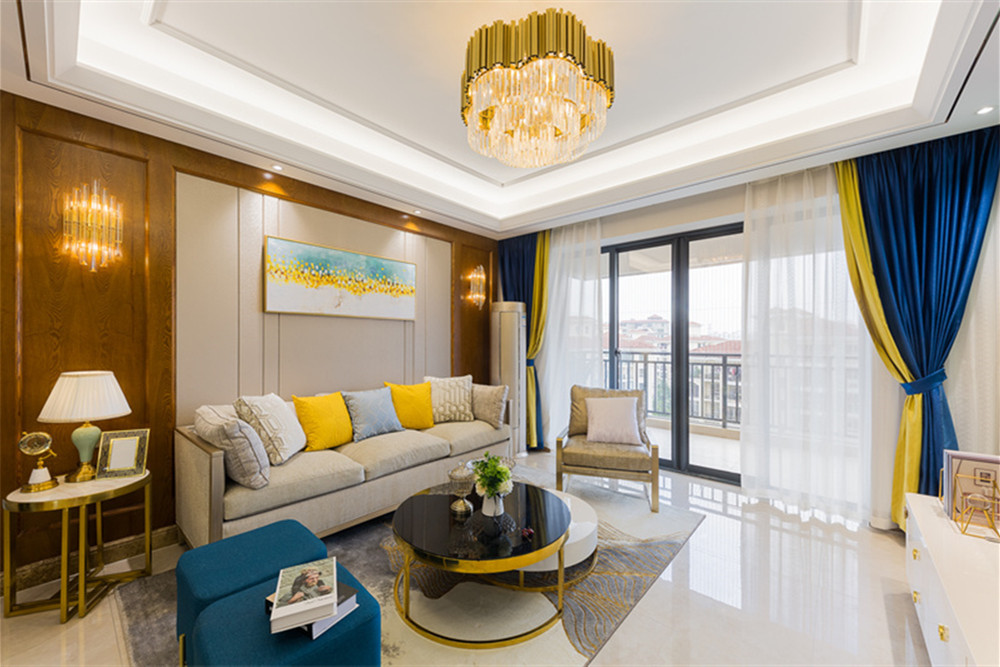 ?？谑袨I江花園輕奢風(fēng)格三居室裝修案例